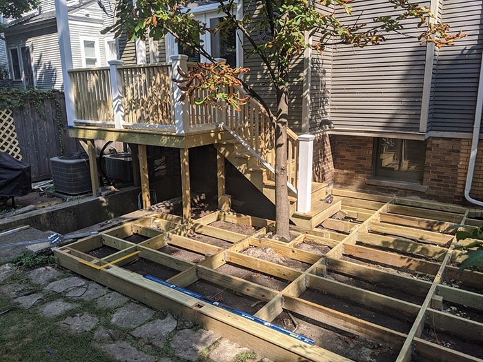 Edgewater Glen Deck With Trellis and Built-In Seating